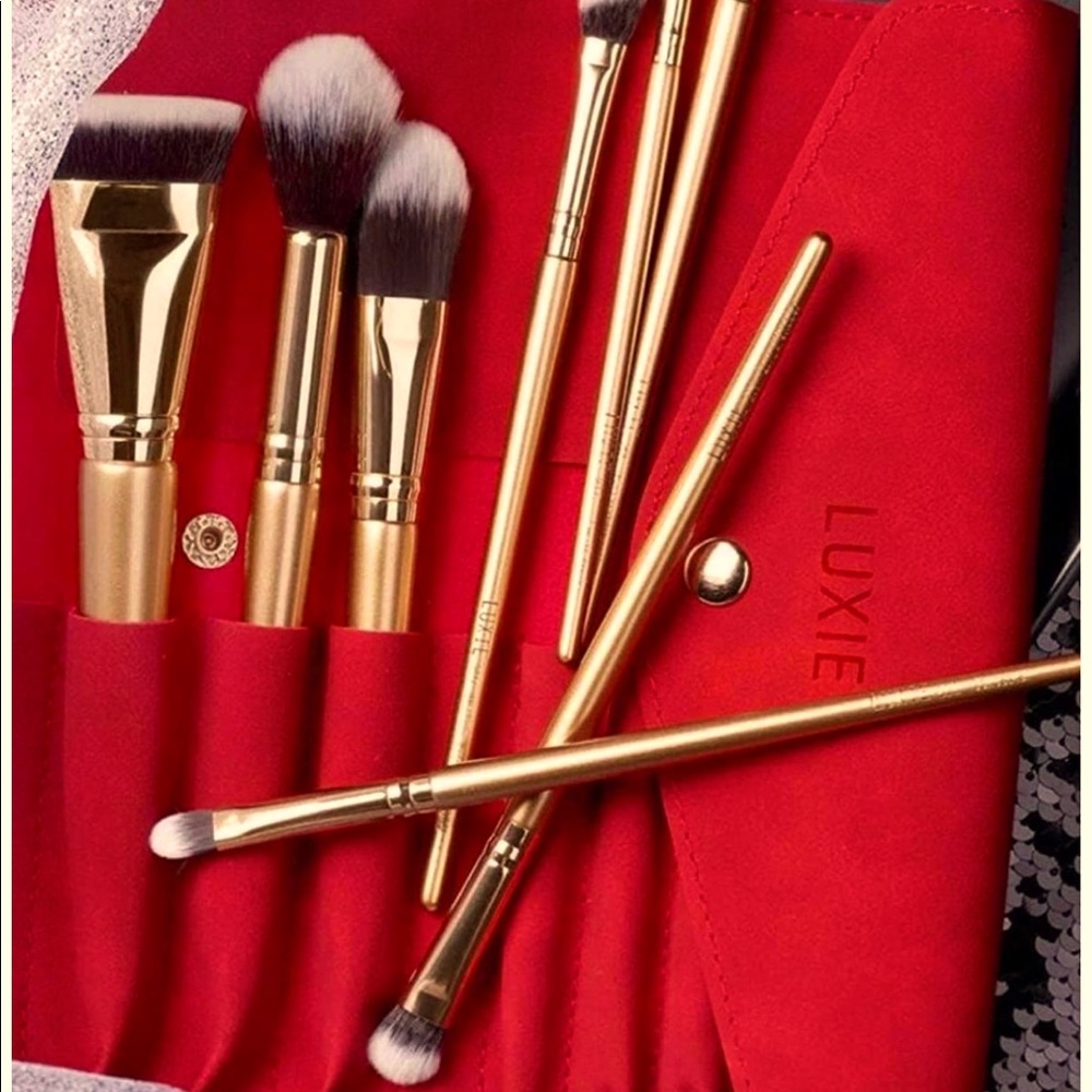 LUXIE 8 Piece Glitter & Gold Brush Set